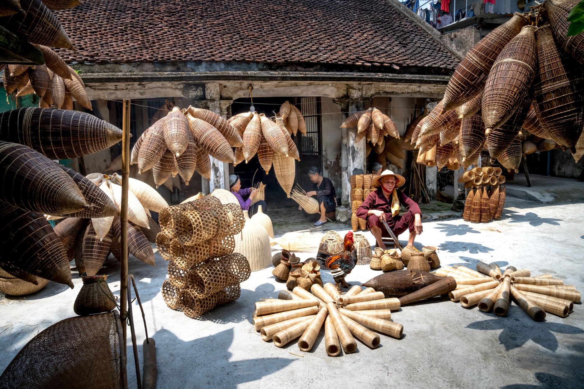 Làng chài và thuyền thúng trong tour 3 đảo Nha Trang